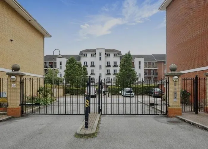 Modern Apartment In Greenwich Borough Next To Station
